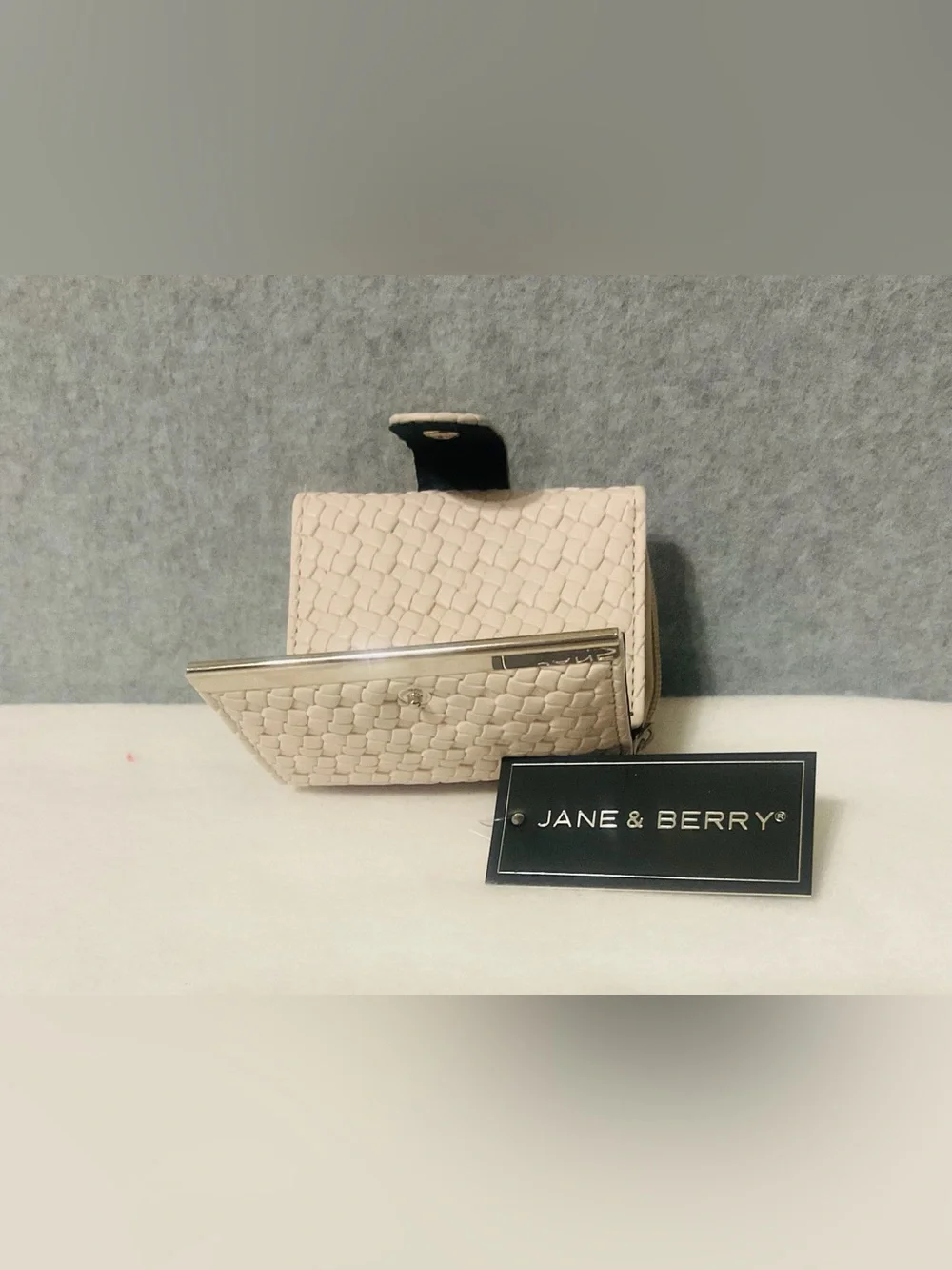 Jane & Berry cream woven